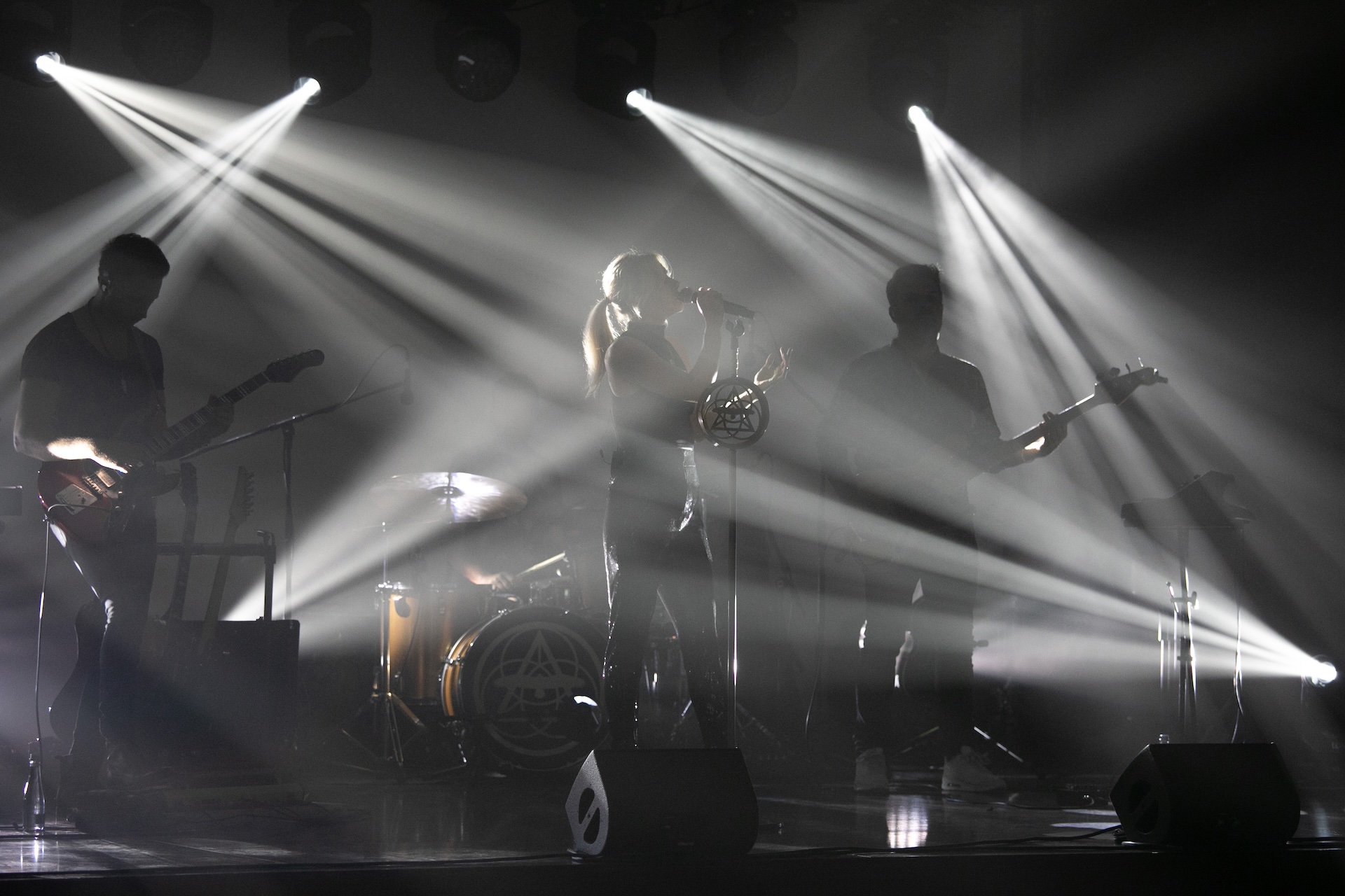 koncert event flesh światła czarno białe