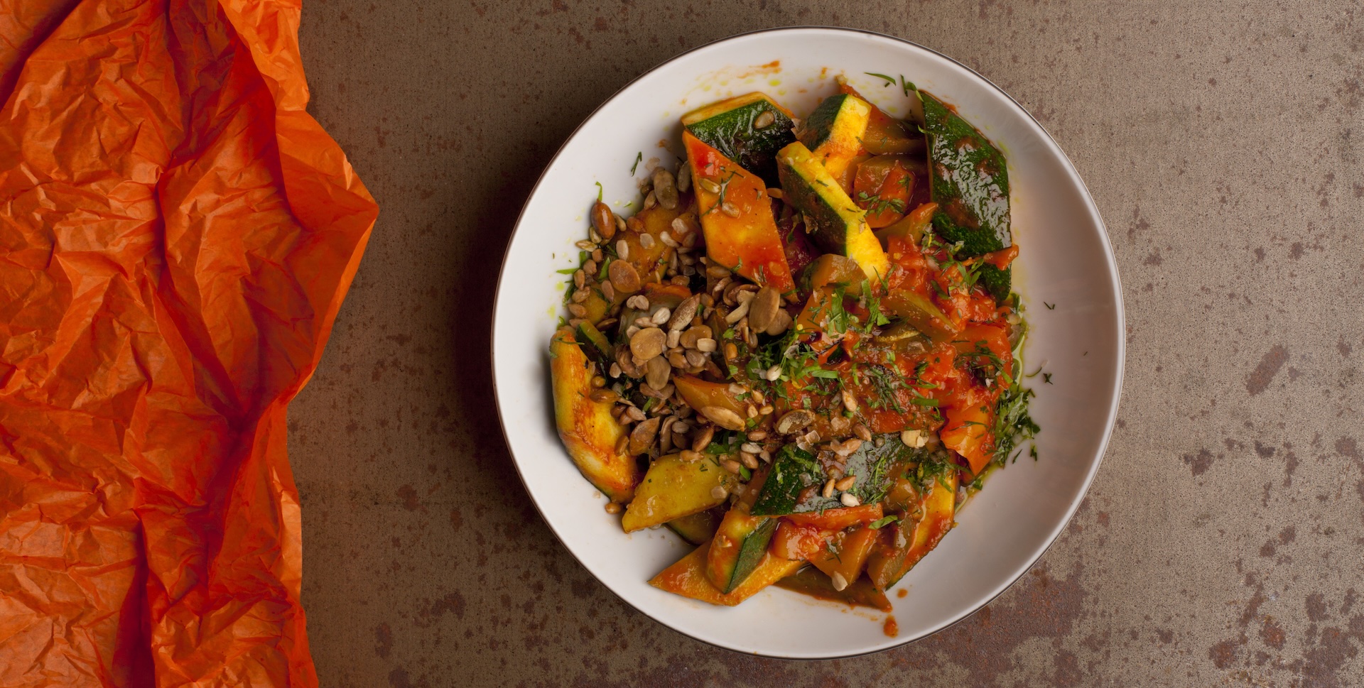 profesjonalna fotografia żywności dań cukinia pomidory