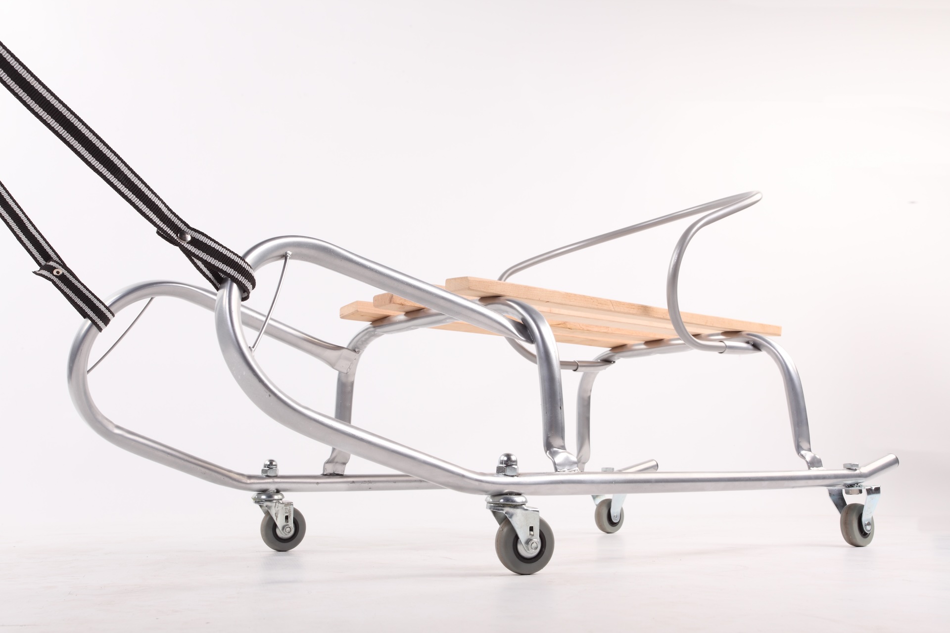 sanki z kołami fotografia dizajnu design produkt